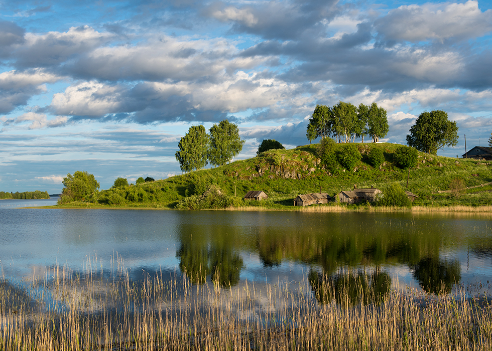 Деревня Шуньга на озере Путкозеро.